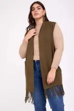 ⁦יוליה - וסט סריג פרנזים⁩ – תמונה ⁦3⁩