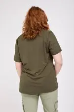 ⁦בקי - טופ וי קצר פרינט⁩ – תמונה ⁦4⁩