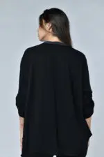 ⁦greta - טופ אריג כפ שטוף⁩ – תמונה ⁦4⁩