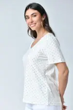 ⁦ויקי - חולצת וי טיפות זהב⁩ – תמונה ⁦4⁩