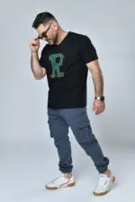 ⁦הוד - טי קצר וי פרינט⁩ – תמונה ⁦2⁩